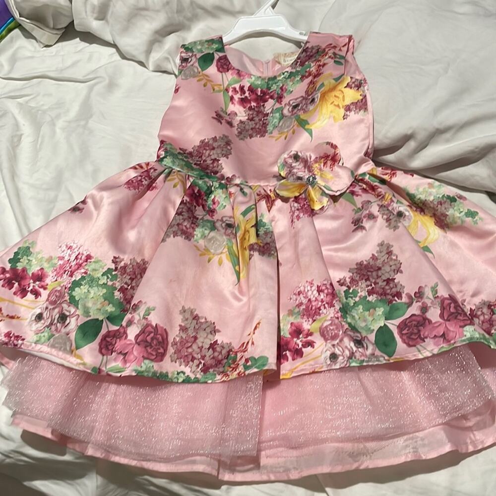 Btween 6 pale pink floral satin very full skirt 3d waistline offset flower euc